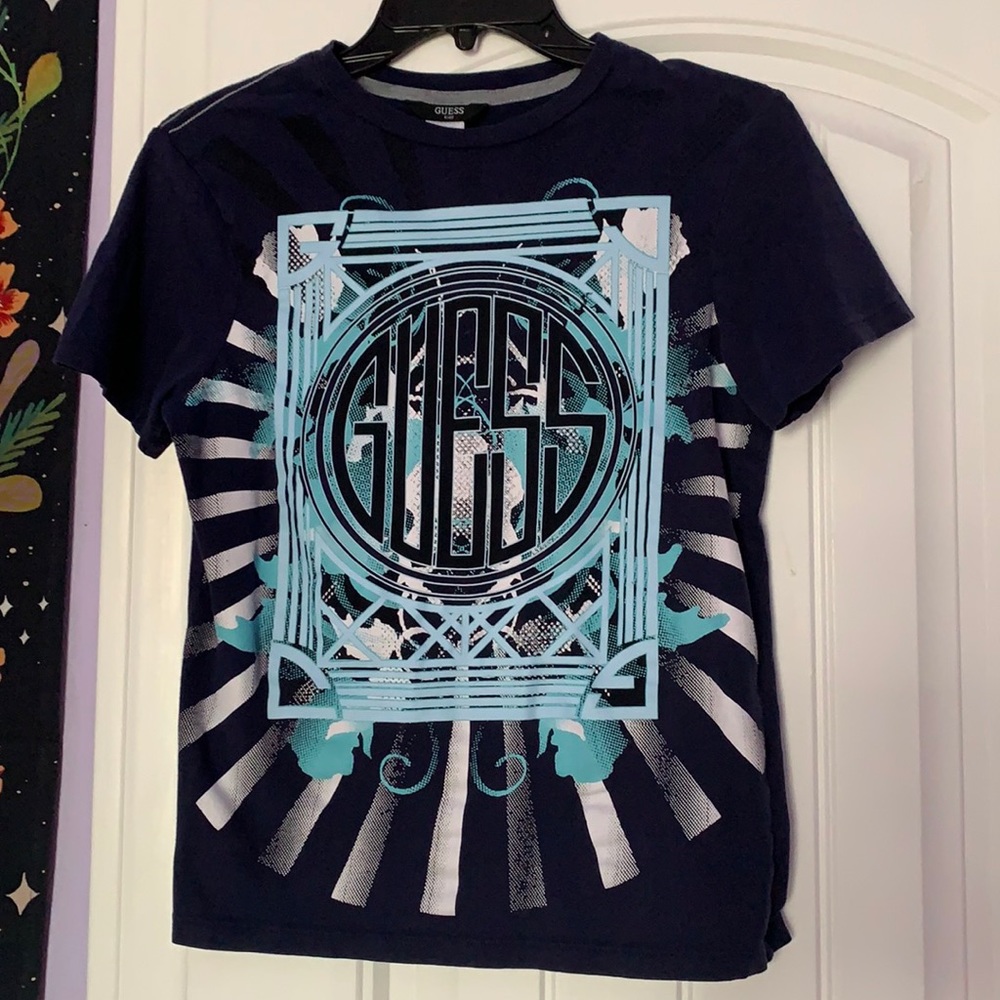 Boys Guess Tshirt. Size Medium (12-14)
